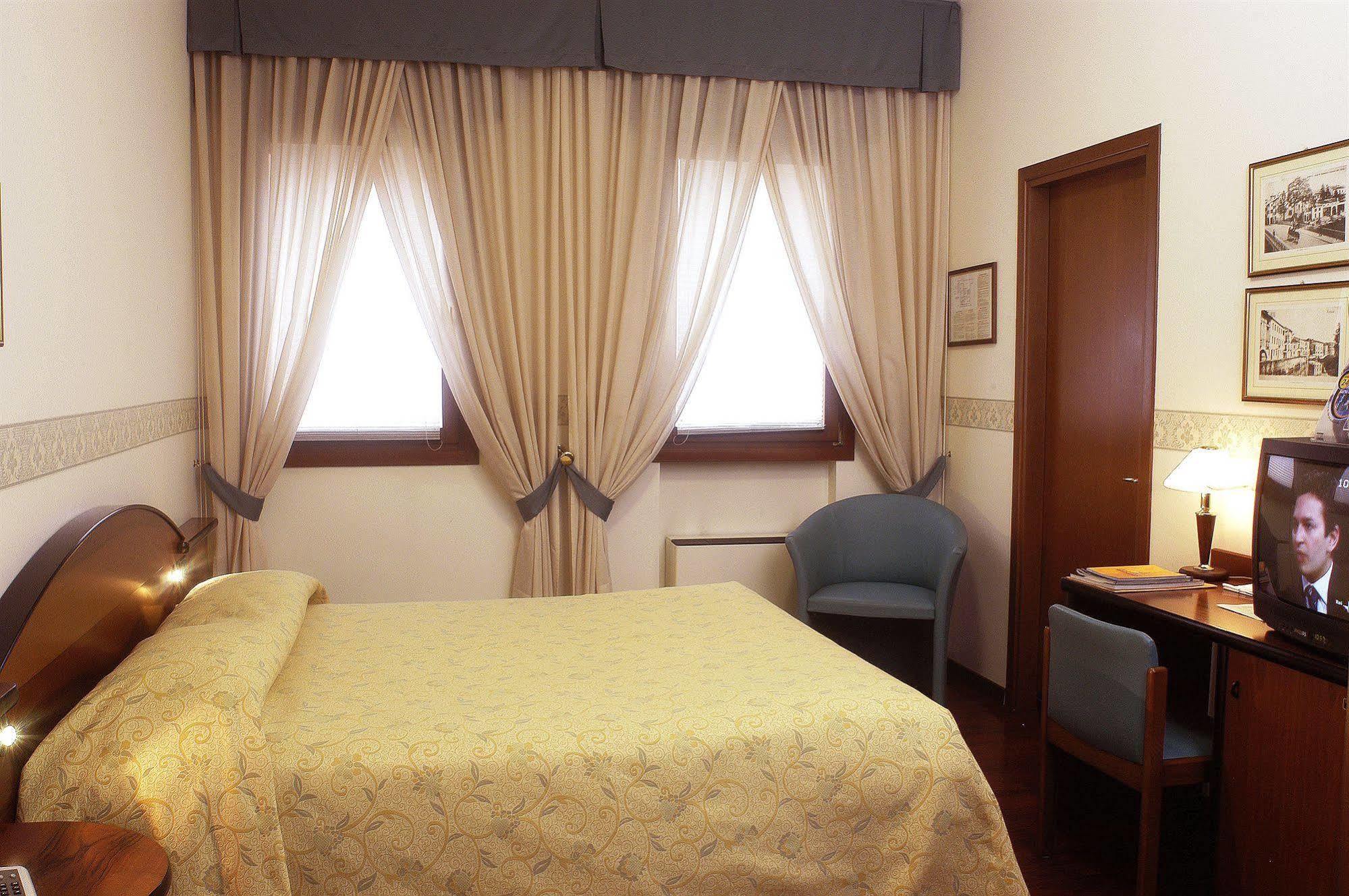 Hotel Sagittario Padova Esterno foto